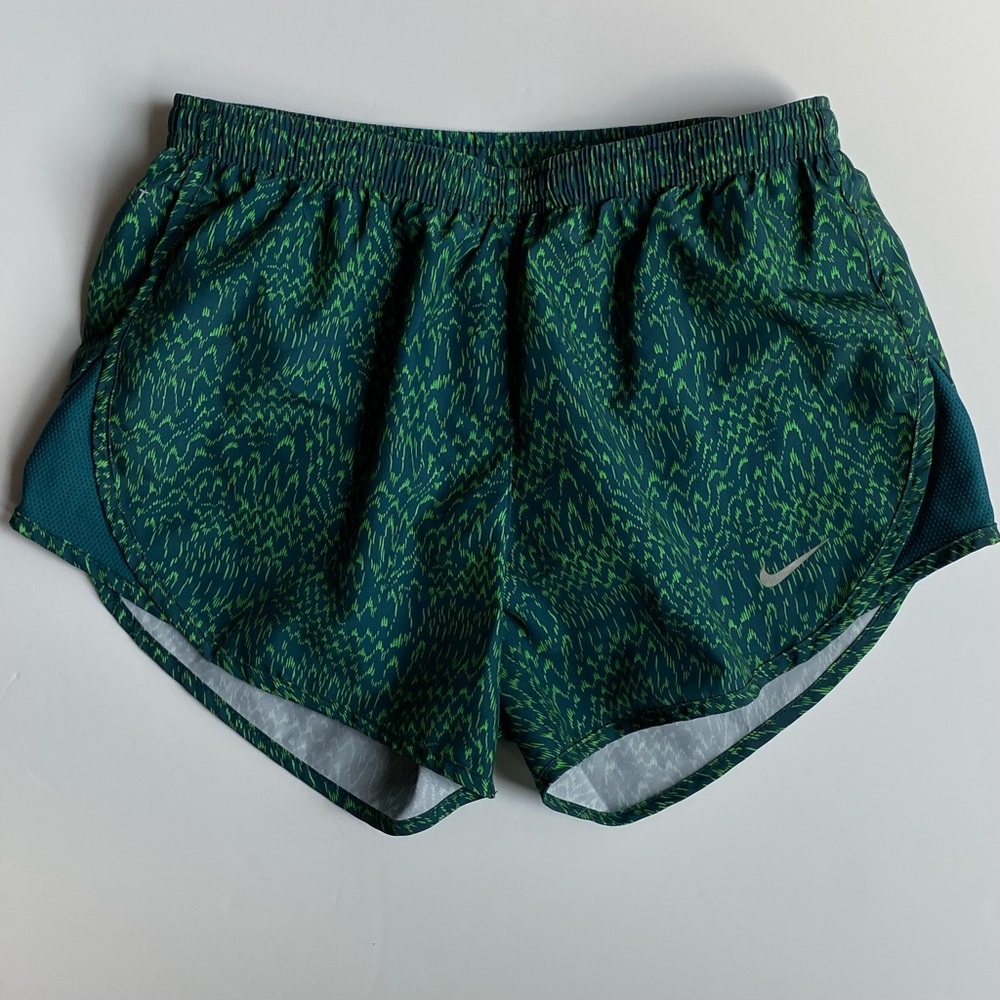 Nike Shorts Size XS Running X Small Green Dri-fit Lined Athletic Women Geometric